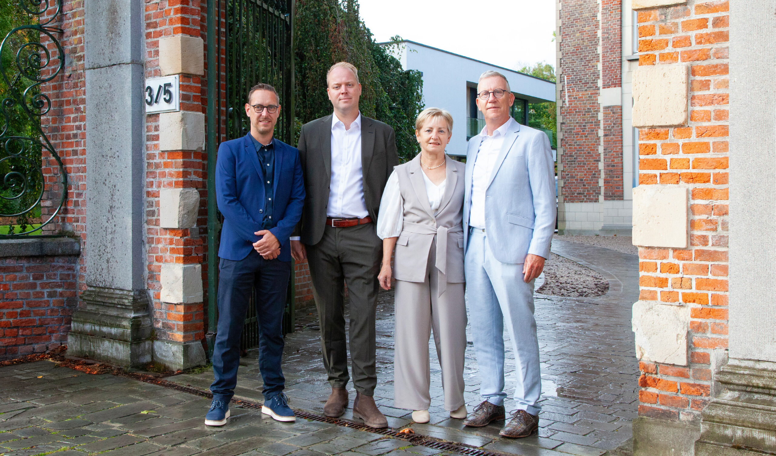 Featured image for “Waarschootse makelaars slaan de handen in elkaar”